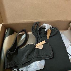 ❌❌SOLD❌❌SKIMS bralette and legging set